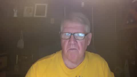 Snapshot of bigbeerdrinker1 chatting on November 17, 6:41 am bigbeerdrinker online show from November 17, 6:41 am