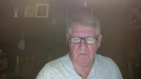 Snapshot of bigbeerdrinker1 chatting on November 20, 5:56 pm bigbeerdrinker online show from November 20, 5:56 pm