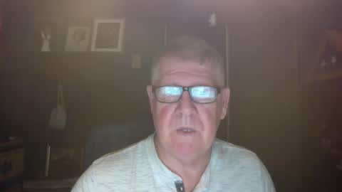 Snapshot of bigbeerdrinker1 chatting on November 30, 6:39 am bigbeerdrinker online show from November 30, 6:39 am