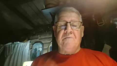 Snapshot of bigbeerdrinker1 chatting on December 2, 11:56 pm bigbeerdrinker online show from December 2, 11:56 pm