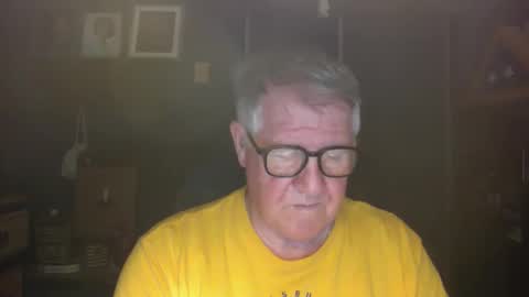 Snapshot of bigbeerdrinker1 chatting on April 1, 3:18 am bigbeerdrinker online show from April 1, 3:18 am