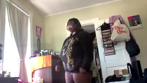 Snapshot of bigkittyraven chatting on April 6, 3:46 pm bigkittyraven online show from April 6, 3:46 pm