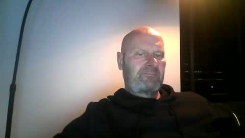 bigmike3339 online show from December 30, 6:05 pm