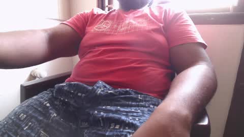 Snapshot of bignaturaldesi chatting on April 9, 9:36 am bignaturaldesi online show from April 9, 9:36 am