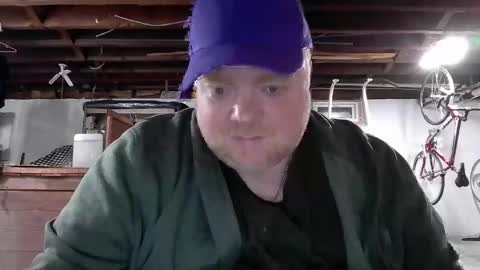 Big Red online show from April 29, 1:32 am