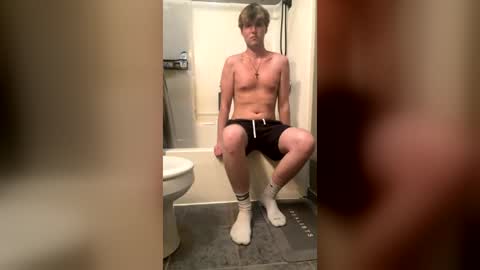 bigskinnyboyshh online show from June 13, 2:42 am
