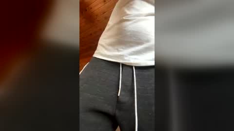 bigskinnyboyshh online show from June 19, 12:15 am