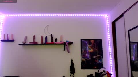 Nichole lights online show from March 27, 9:25 pm