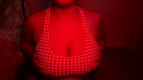 Snapshot of bigwilly624969 chatting on June 14, 4:47 am bigwilly624969 online show from June 14, 4:47 am