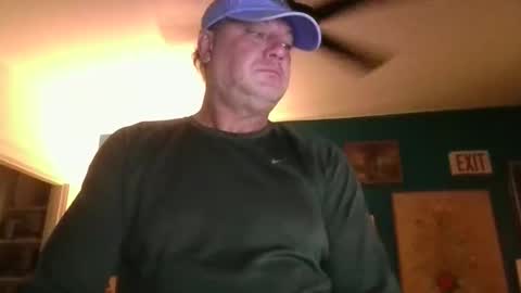 Snapshot of billjames55 chatting on May 9, 7:02 am billjames55 online show from May 9, 7:02 am