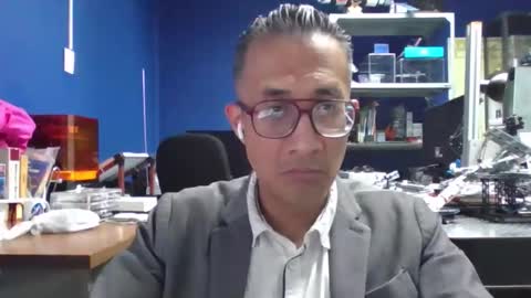 Manu O online show from May 18, 11:32 pm