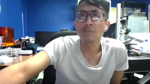 Manu O online show from May 30, 1:14 am