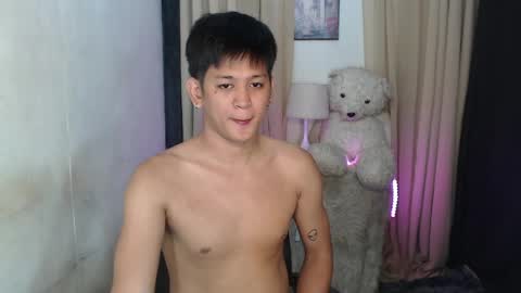 Snapshot of bj_alex31 chatting on May 23, 4:22 pm alex online show from May 23, 4:22 pm
