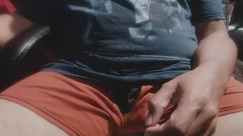 Snapshot of bjlonely7 chatting on December 23, 3:48 am bjlonely7 online show from December 23, 3:48 am