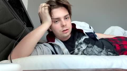 Snapshot of bkennedy829 chatting on February 8, 4:32 pm bkennedy829 online show from February 8, 4:32 pm