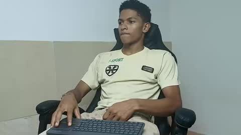 black__twink online show from March 17, 7:17 pm