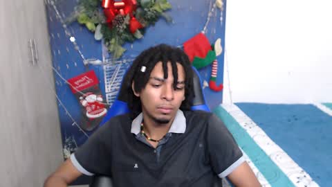 Snapshot of black_dreadlocks chatting on December 13, 1:01 pm Black online show from December 13, 1:01 pm