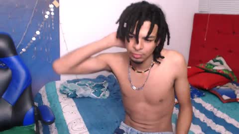 Snapshot of black_dreadlocks chatting on December 23, 4:17 pm Black online show from December 23, 4:17 pm