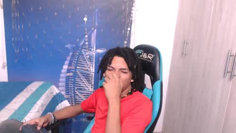 Snapshot of black_dreadlocks chatting on December 27, 11:39 am Black online show from December 27, 11:39 am