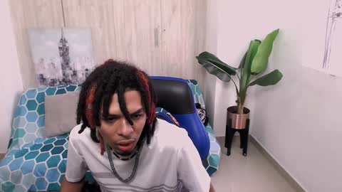 Snapshot of black_dreadlocks chatting on January 7, 11:58 am Black online show from January 7, 11:58 am