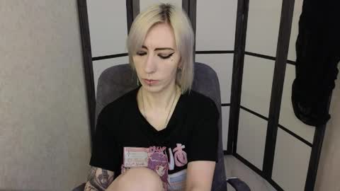 Emily online show from April 7, 8:37 am