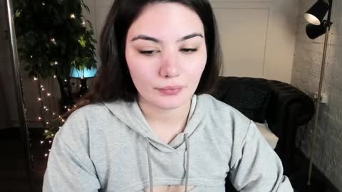 Mon Mon online show from April 3, 2:42 am