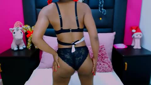 Snapshot of blackdynastyx chatting on December 17, 2:44 am Candy online show from December 17, 2:44 am