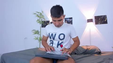 Snapshot of blacke1 chatting on February 7, 2:04 am blacke online show from February 7, 2:04 am