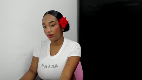Shophie White online show from October 30, 5:57 pm