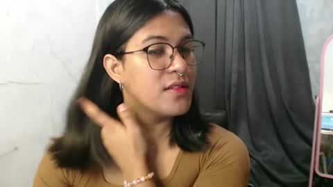 Ellez online show from September 28, 6:24 pm