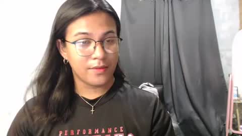 Ellez online show from October 23, 7:45 pm