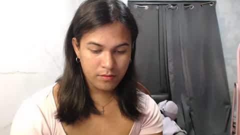 Ellez online show from December 1, 6:24 pm