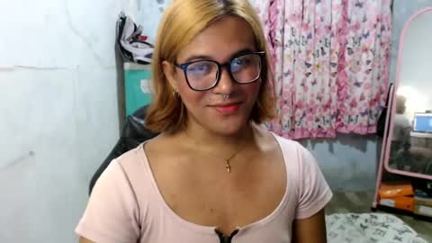 Ellez online show from July 24, 6:39 pm