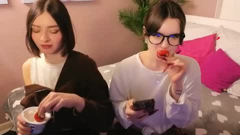 Snapshot of blackpinkkittens chatting on May 10, 11:04 am MaoLulu online show from May 10, 11:04 am