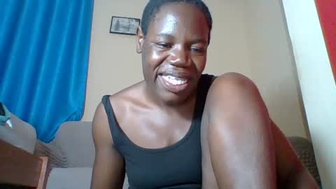 Snapshot of blacksexygal chatting on June 22, 9:01 pm SARAH online show from June 22, 9:01 pm