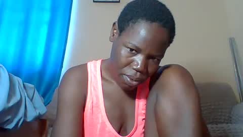 Snapshot of blacksexygal chatting on August 1, 6:12 am SARAH online show from August 1, 6:12 am
