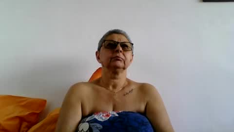 Snapshot of blackwidow05 chatting on July 9, 11:25 am Black Widow online show from July 9, 11:25 am