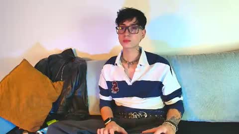 blake___01 online show from July 4, 8:15 pm