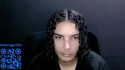 Snapshot of blek00x chatting on May 5, 11:02 pm blek00x online show from May 5, 11:02 pm