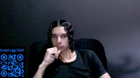 Snapshot of blek00x chatting on May 8, 7:08 pm blek00x online show from May 8, 7:08 pm