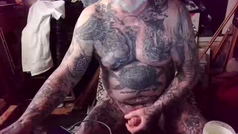 Snapshot of blindsurfer780299 chatting on February 8, 5:33 am blindsurfer780299 online show from February 8, 5:33 am