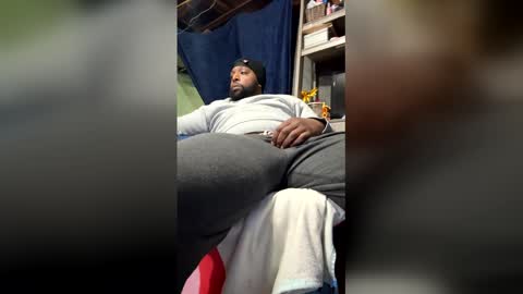 blkmamba63 online show from April 27, 6:39 pm