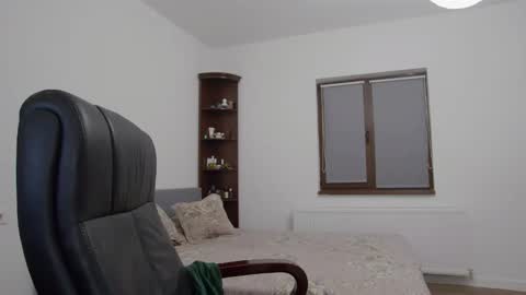 blonde4pasion online show from December 5, 5:04 am