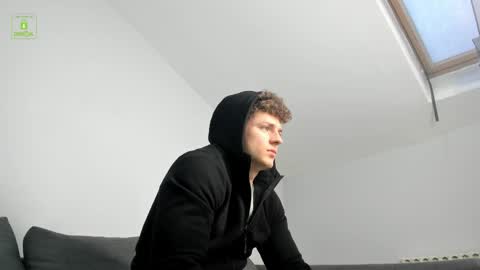 Loris online show from April 4, 5:06 am