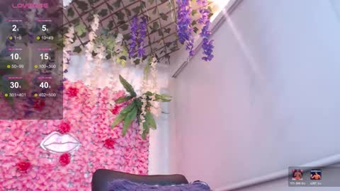 blonde_squirt_ online show from February 2, 10:41 pm