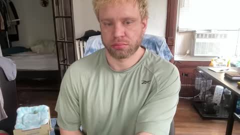 blondebluebear online show from March 30, 1:01 pm