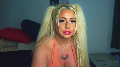 blondedolltia online show from November 13, 3:55 pm