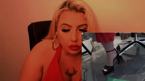 blondedolltia online show from July 9, 6:28 am