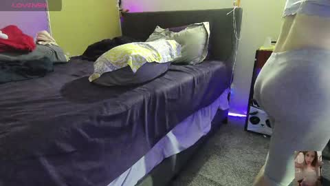 Bubbles online show from April 18, 12:42 pm