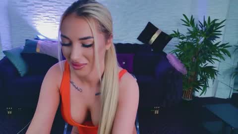 Kiki online show from April 28, 7:08 pm